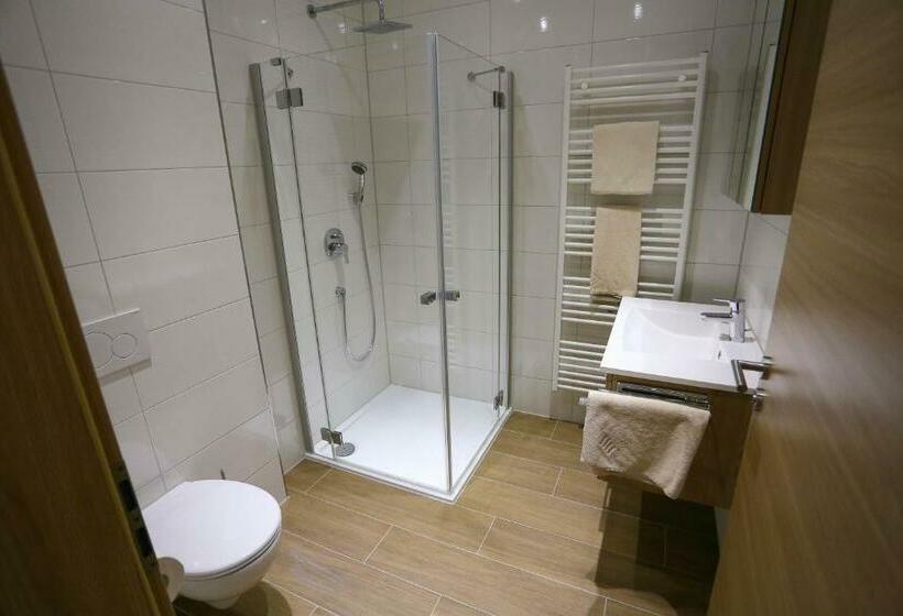 Номер Стандарт Индивидуальный с Балконом, Boardinghouse Schellenberg