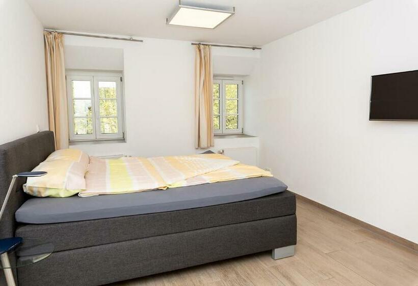 דירת חדר, Havana