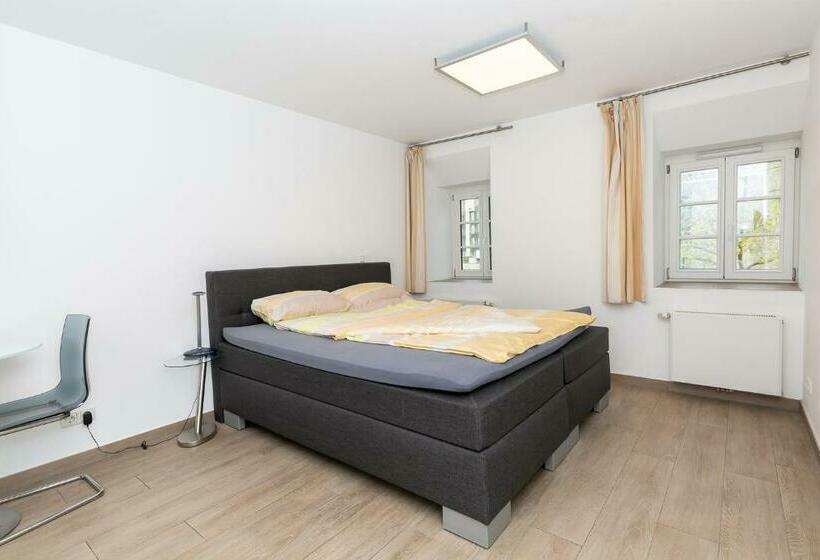 דירת חדר, Havana