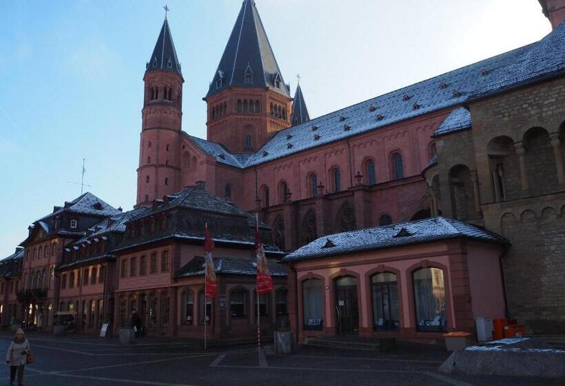 דירת חדר, Havana