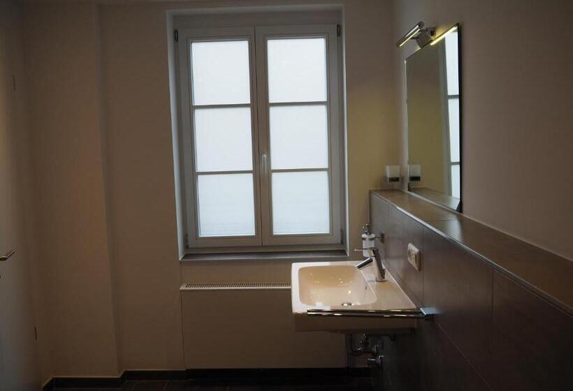 דירת חדר דלוקס, Havana