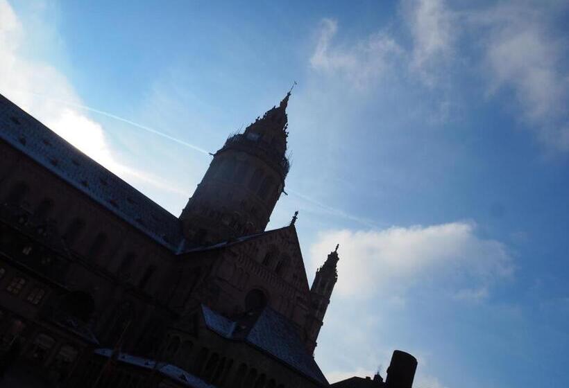 דירת חדר דלוקס, Havana