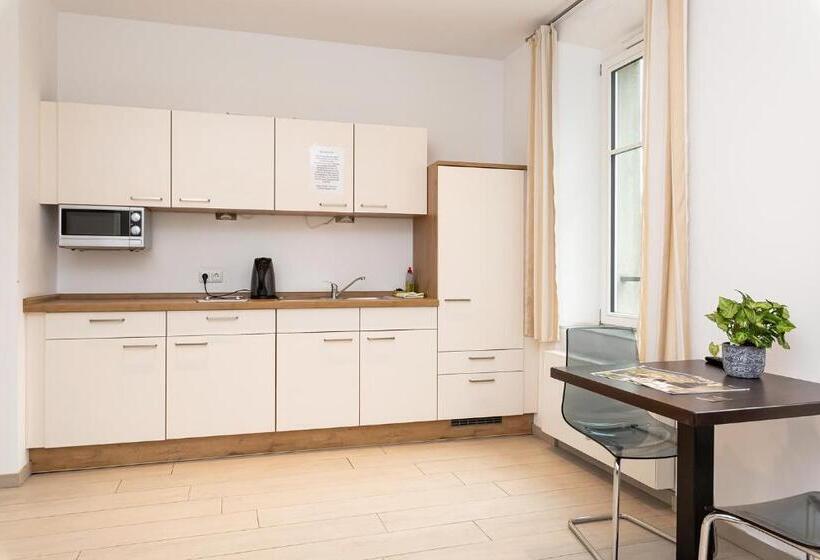 דירת חדר, Havana