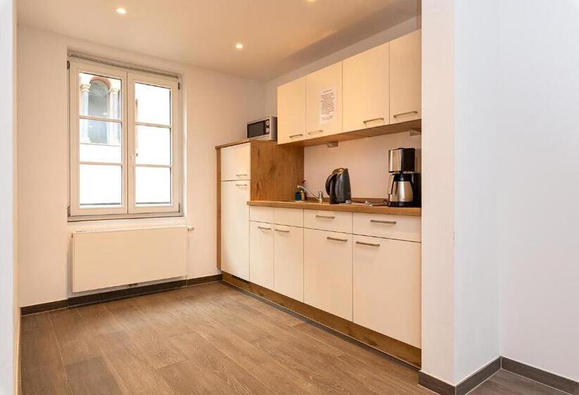 דירת חדר דלוקס, Havana