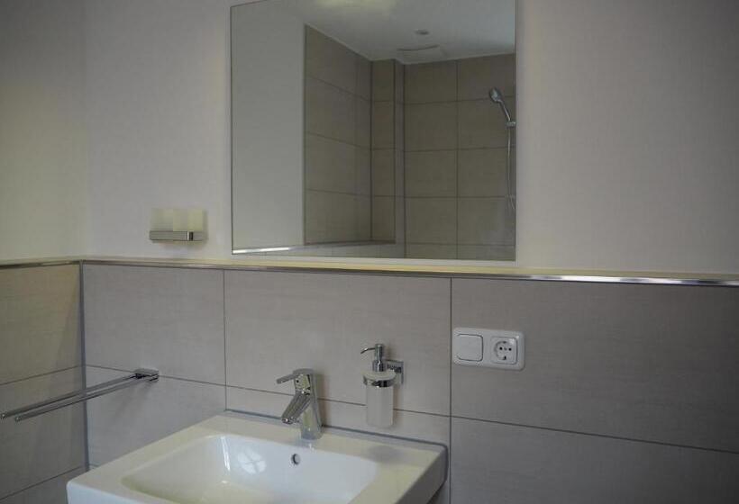 דירת חדר, Havana