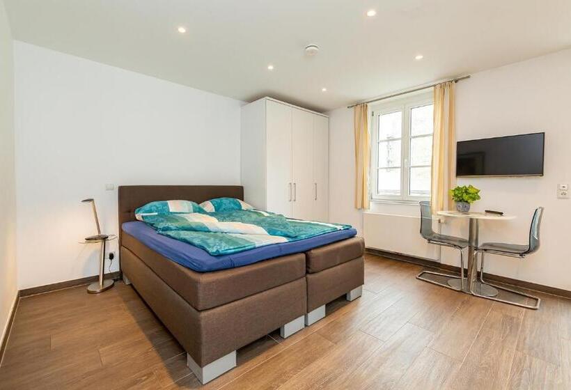 דירת חדר, Havana