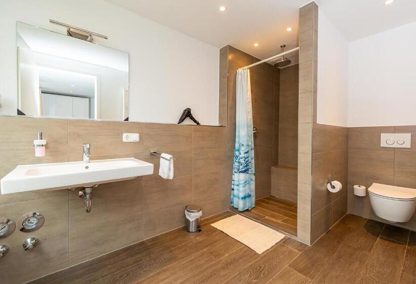 דירת חדר, Havana