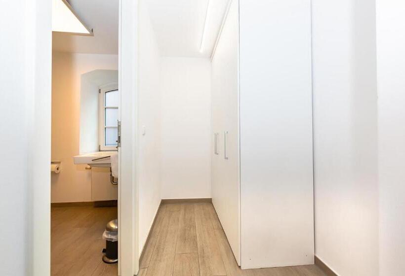 דירת חדר דלוקס, Havana