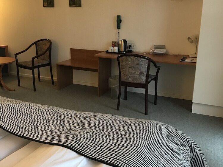 标准单人间, Korning B&b
