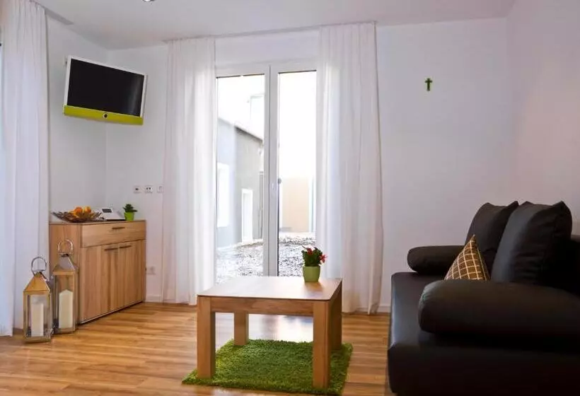Mökki 1 Makuuhuone, Landhaus Altmuehltal
