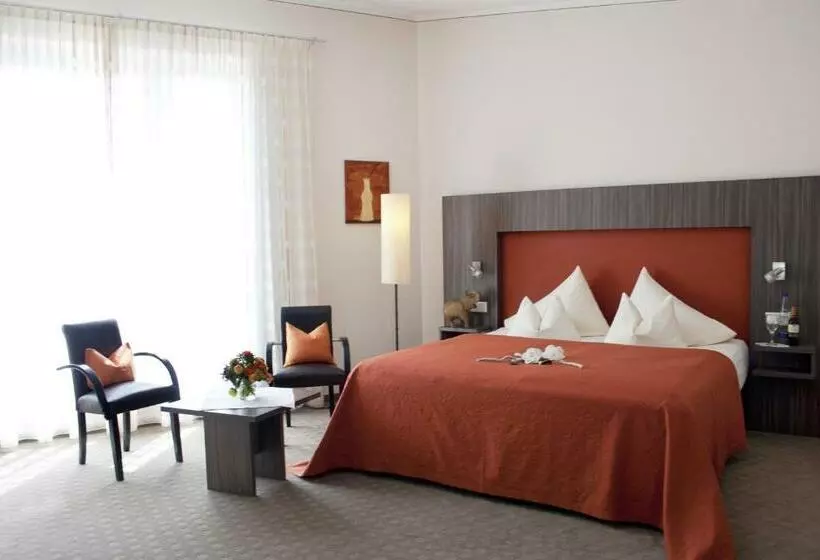 Standard Room, Linner