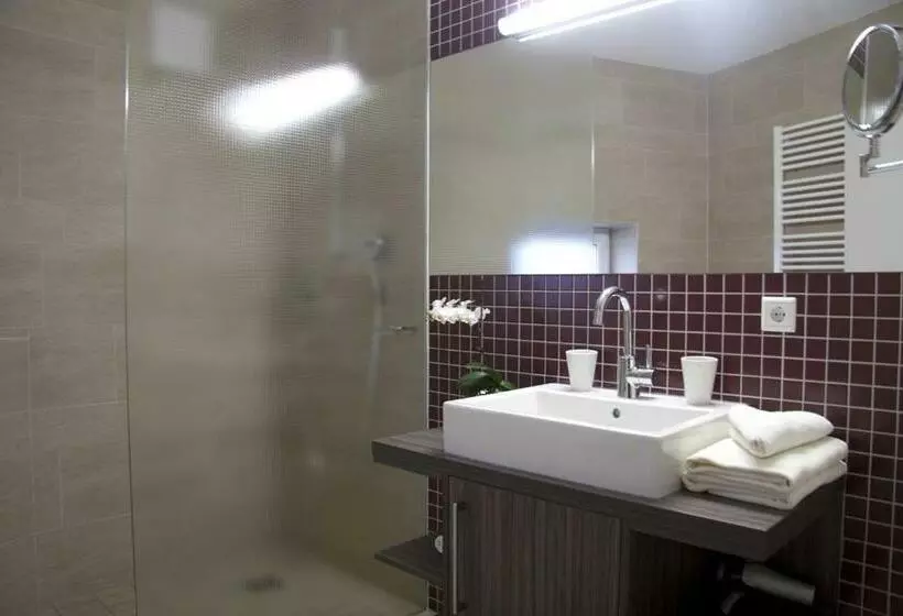 Standard Room, Linner