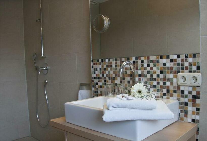 Номер Стандарт, Linner