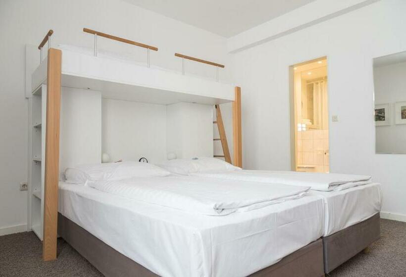 חדר סטנדרט לשלושה, Max Hotel Düsseldorf Self Check In