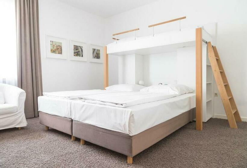 חדר סטנדרט לשלושה, Max Hotel Düsseldorf Self Check In