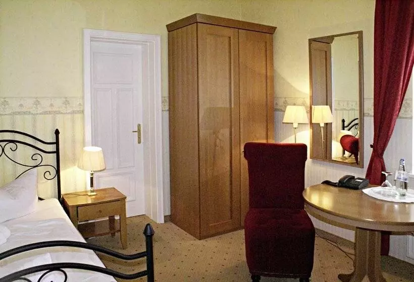 スタンダードシングルルーム, Ostseehotel Villen Im Park   Ein Rovell