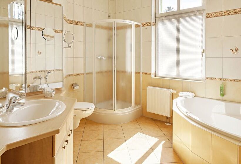 스위트, Ostseehotel Villen Im Park Ein Rovell