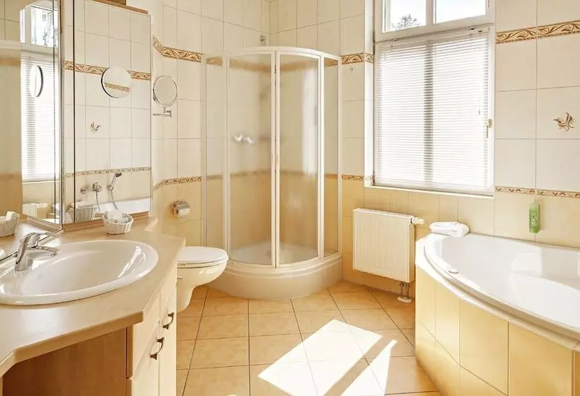 スイート, Ostseehotel Villen Im Park   Ein Rovell