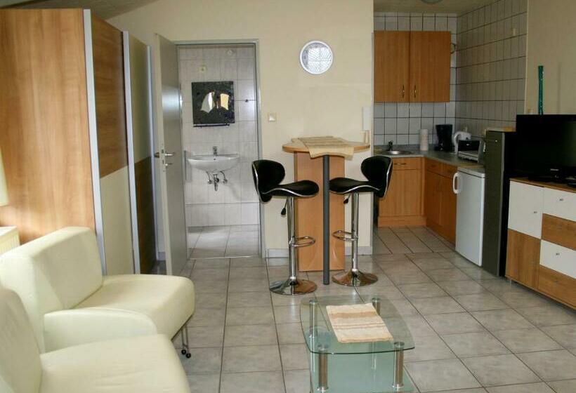 스탠다드 스튜디오, Pension Prell