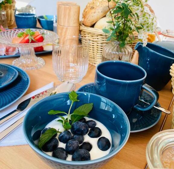 شقة غرفة واحدة, Pension22