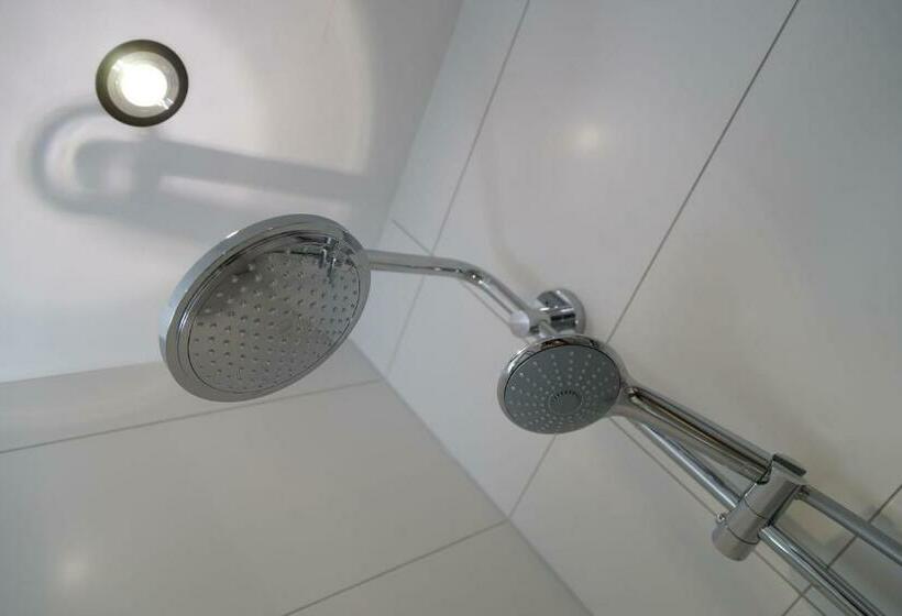 اتاق استاندارد یک نفره, Pieper