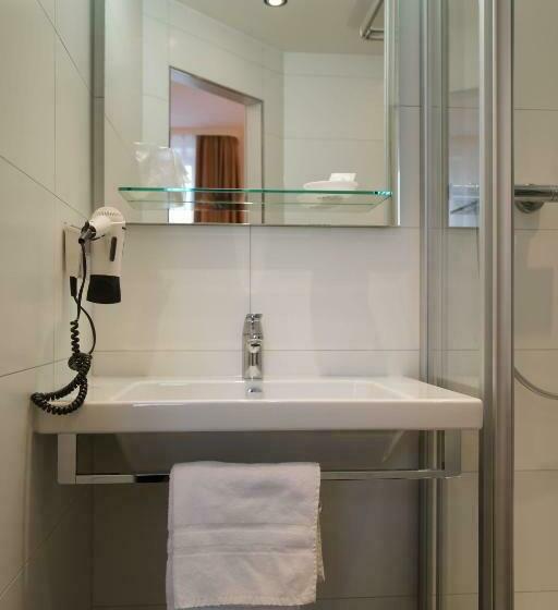 اتاق استاندارد یک نفره, Pieper