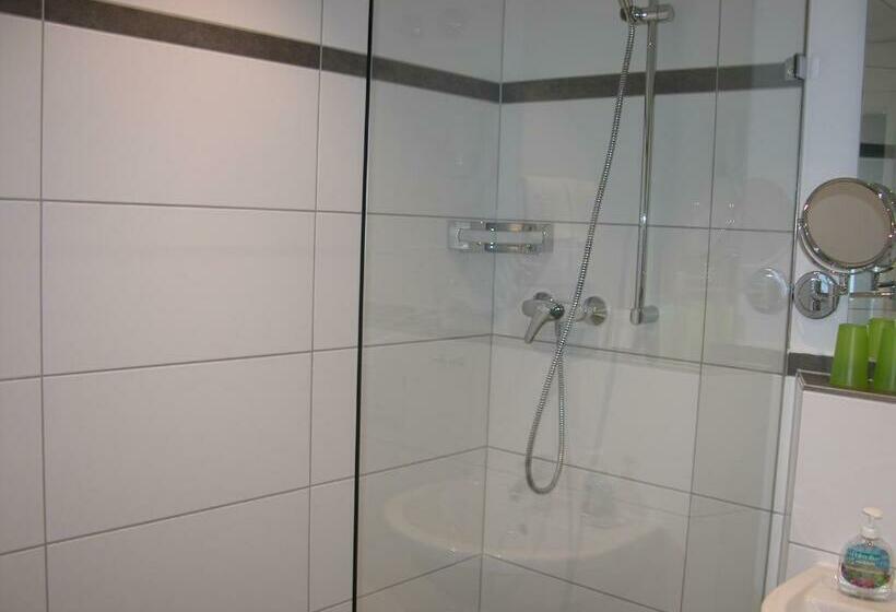 Номер Стандарт с Балконом, Restaurant Zum Hirschhaus