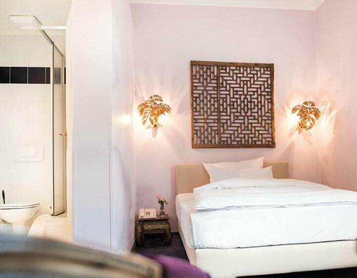 豪华单人间, Ritzi