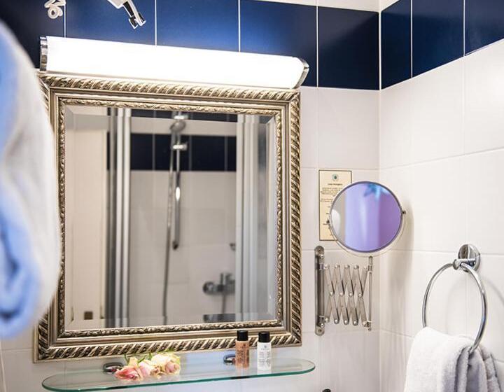 豪华单人间, Ritzi