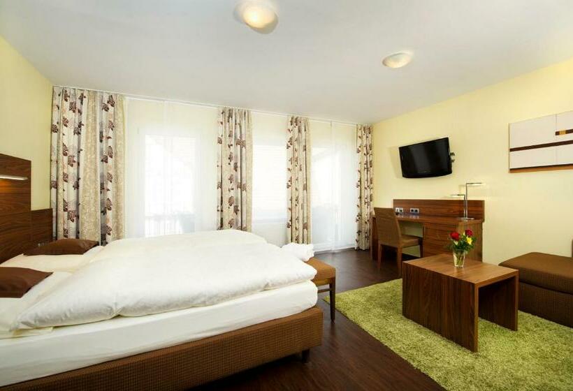 수피리어 룸, Storck