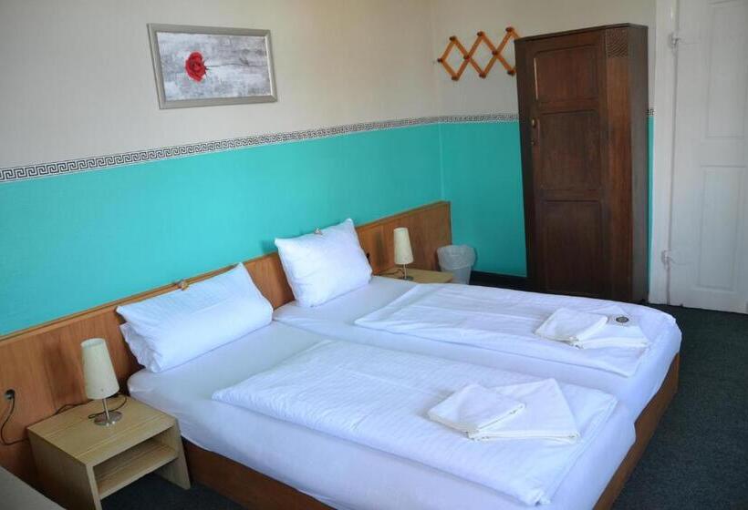 스탠다드 트리플 룸, Tonenburg