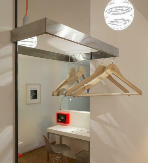 חדר קומפורט יחיד, V