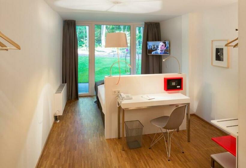 חדר פרמיום, V