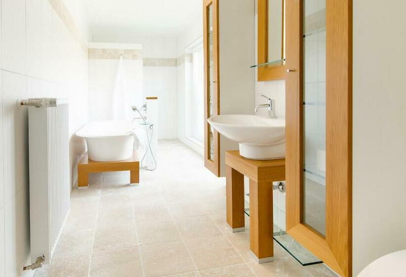 Люкс, Vier Jahreszeiten An Den Thermen