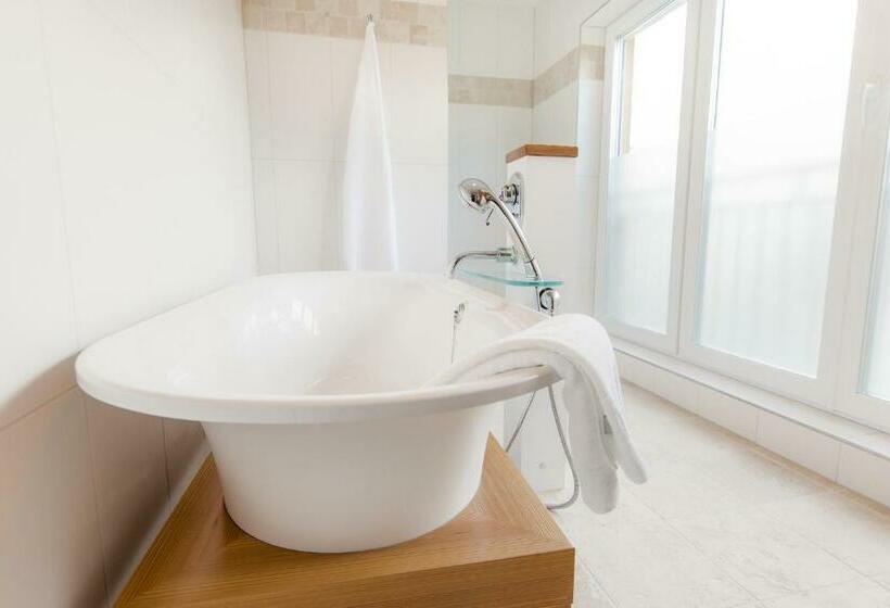 Люкс, Vier Jahreszeiten An Den Thermen