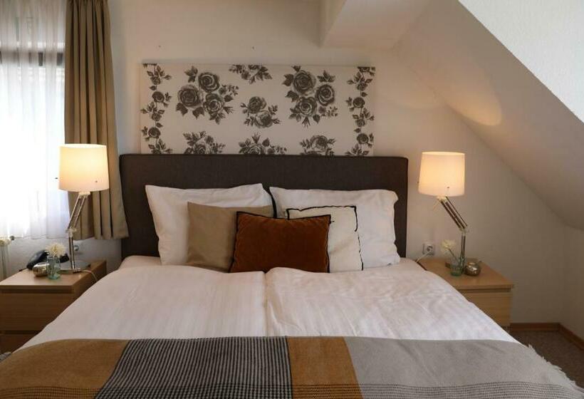 컴포트 싱글 룸, Weinlaube