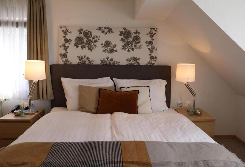 컴포트 룸, Weinlaube