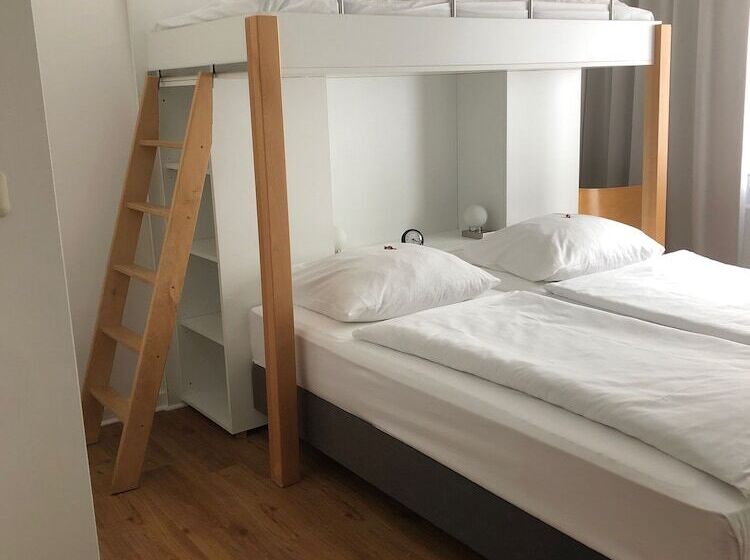 חדר סטנדרט לשלושה, Max Hotel Düsseldorf Self Check In