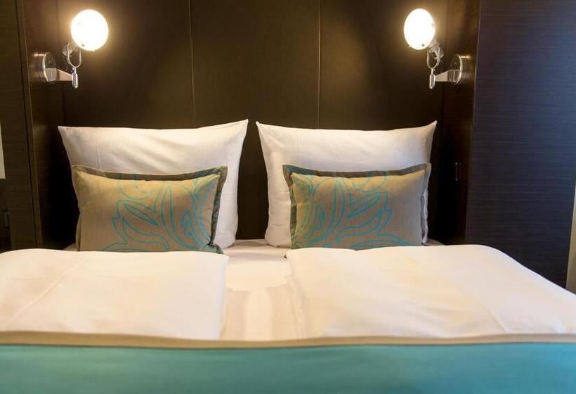 Номер Стандарт, Motel One Munich   Olympia Gate