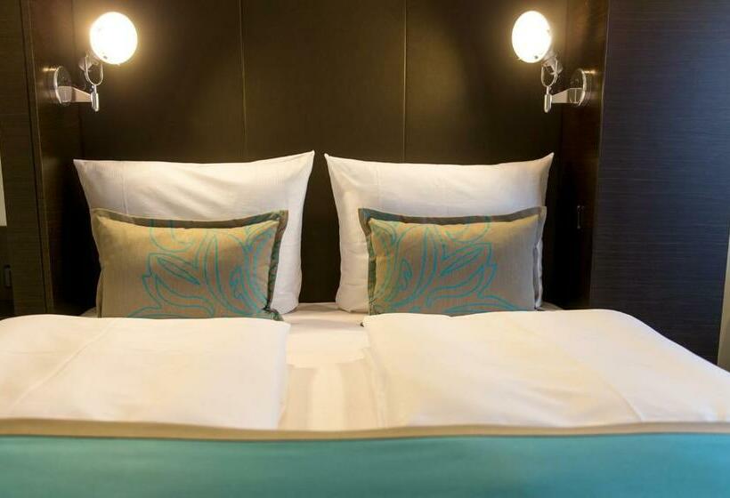 Номер Стандарт, Motel One Munich   Olympia Gate