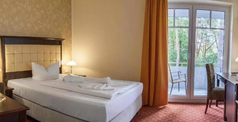 スタンダードシングルルーム, Ostseehotel Villen Im Park   Ein Rovell