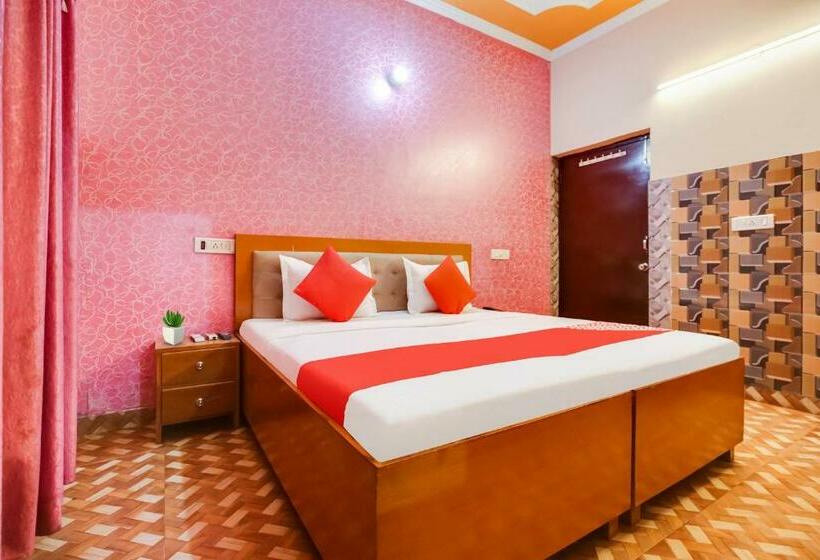 اتاق کلاسیک سه تخته, Flagship Hotel Ashirwad