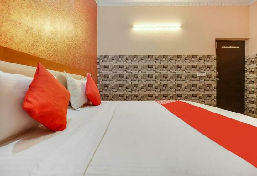 חדר קלאסי לשלושה, Flagship Hotel Ashirwad