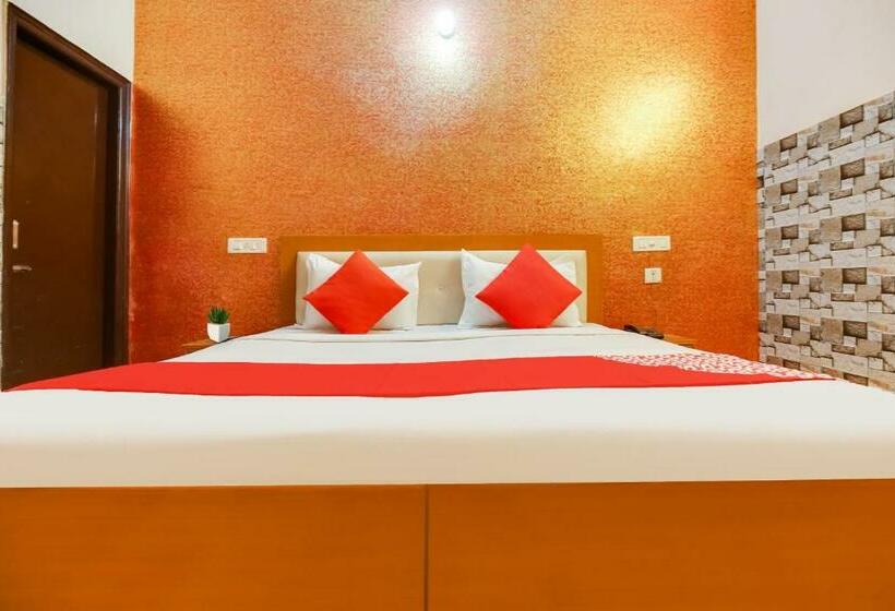 חדר קלאסי לשלושה, Flagship Hotel Ashirwad