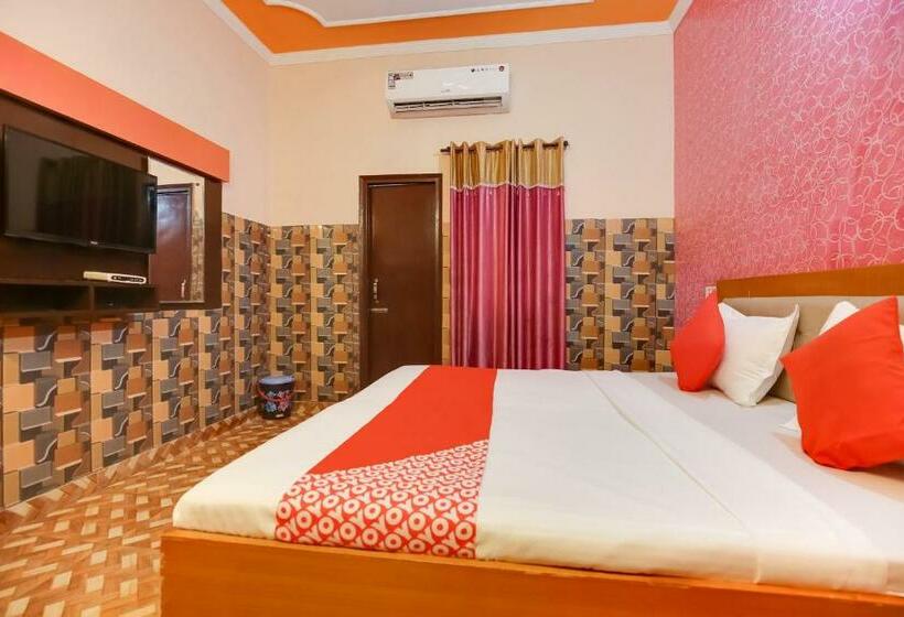 חדר קלאסי לשלושה, Flagship Hotel Ashirwad