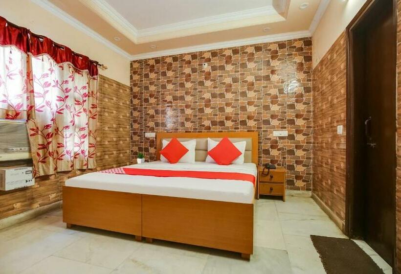 חדר קלאסי לשלושה, Flagship Hotel Ashirwad