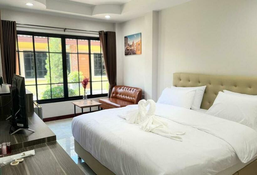سوییت با چشم‌انداز باغ, Cottagepine Rayong Resort&cafe