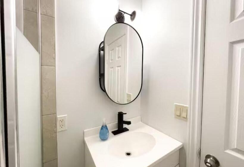 غرفة قياسية سرير كينج, Lake Superior Boutique