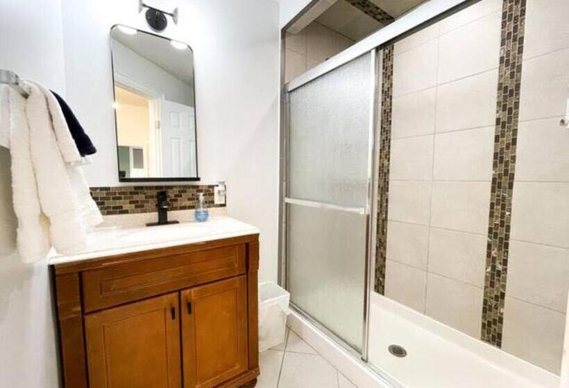 جناح غرفتين نوم, Lake Superior Boutique