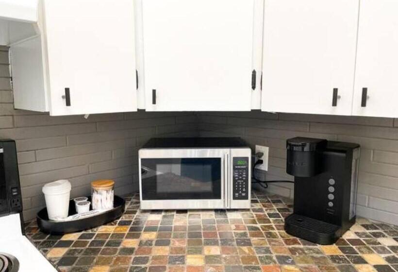 جناح غرفتين نوم, Lake Superior Boutique